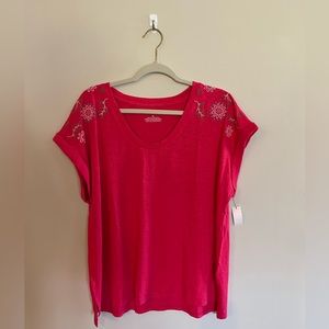 Talbots short rolled sleeve embroidered tee.  Size XL.